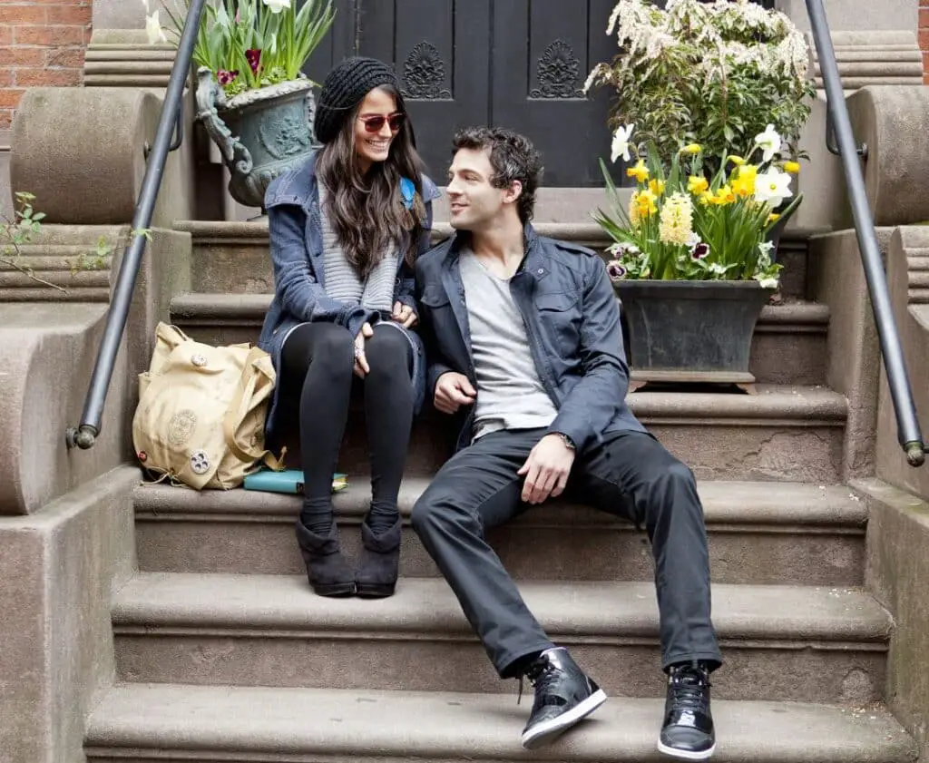 8 Old-School Dating Habits We Should Reintroduce for a Better Love Life