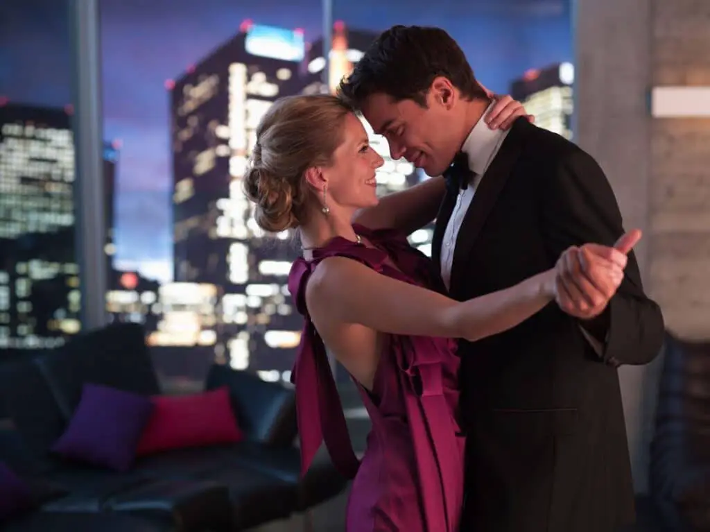 8 Old-School Dating Habits We Should Reintroduce for a Better Love Life