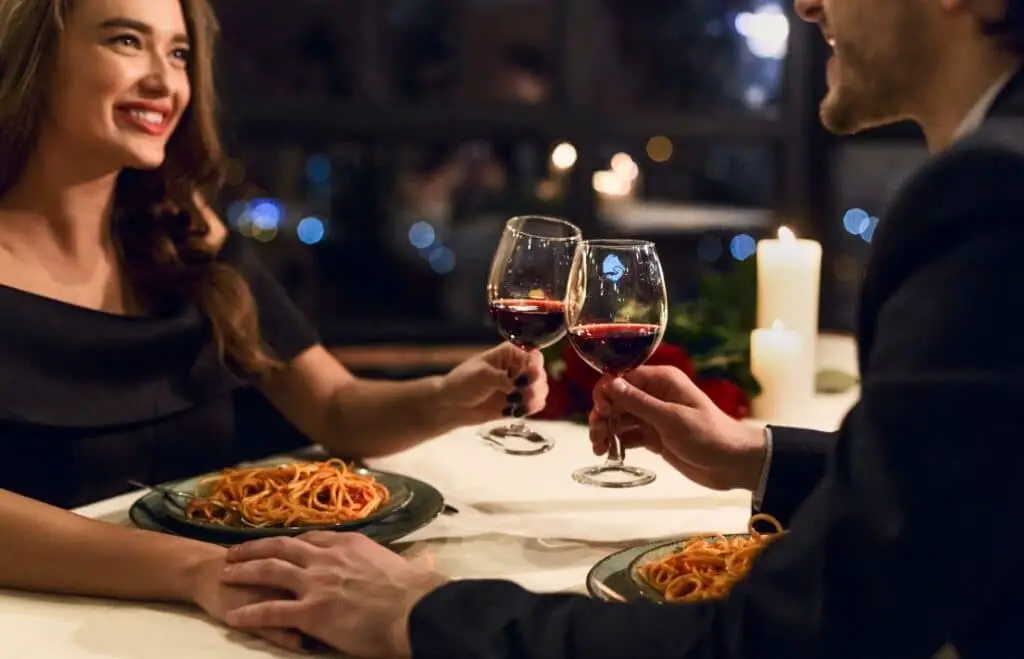 8 Old-School Dating Habits We Should Reintroduce for a Better Love Life