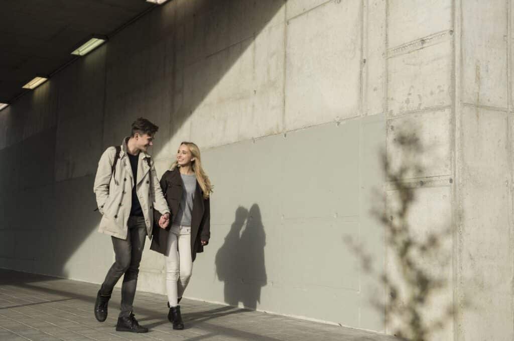8 Old-School Dating Habits We Should Reintroduce for a Better Love Life