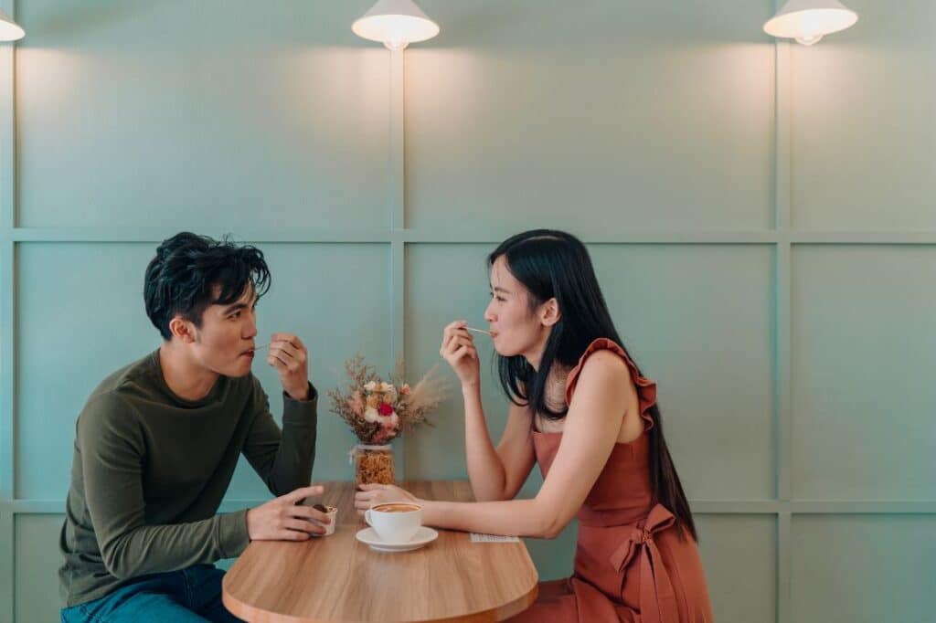 8 Old-School Dating Habits We Should Reintroduce for a Better Love Life