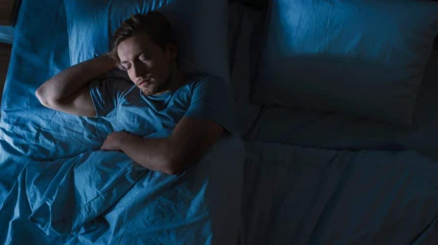 11 SIMPLE WAYS TO LOSE FAT WHILE SLEEPING