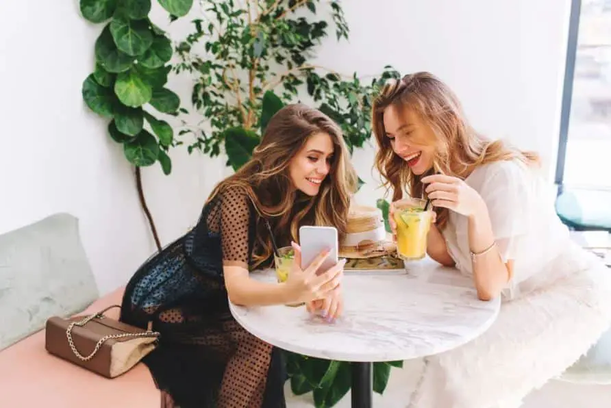 ANNOYING THINGS WOMEN DO: 7 THINGS EVERY MAN HATES