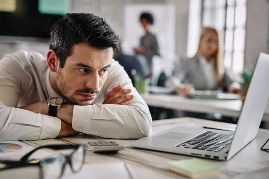 5 INDICATIONS THAT YOU MAY WANT TO SEARCH FOR ANOTHER JOB